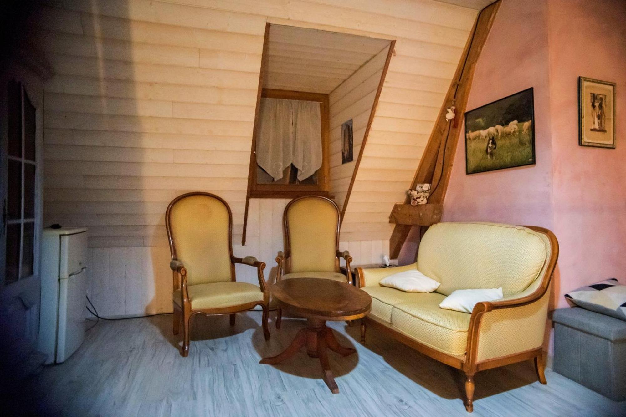 Pesaulhe Bed and Breakfast Monein Exteriör bild